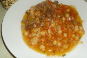 Tocanita de naut cu carne de porc