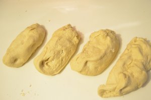 Paine cu branza, cimbru si oregano