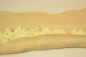 Paine cu branza, cimbru si oregano
