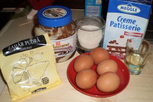 Rulada cu frisca si crema de ciocolata si alune