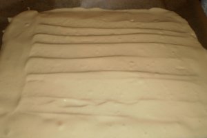 Rulada cu frisca si crema de ciocolata si alune