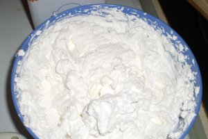 Rulada cu frisca si crema de ciocolata si alune