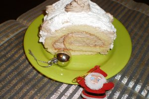 Rulada cu frisca si crema de ciocolata si alune