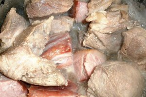 Carne de porc inabusita la tuci