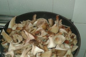 Ciuperci Mixte cu usturoi si pătrunjel