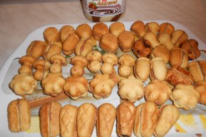 Fursecuri umplute cu crema de ciocolata