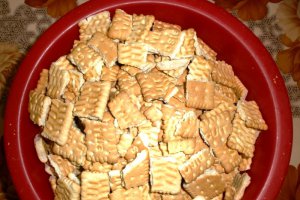 Salam de biscuiţi, reţetă cu nuca