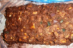 Salam de biscuiţi, reţetă cu nuca