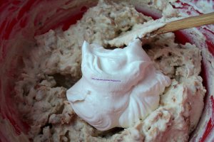 Tort cu mascarpone si turta dulce