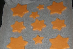 Biscuiti cu suc de rosii