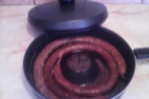 Carnati de casa proaspeti prajiti in Dry Cooker