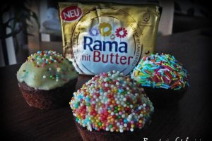Mini prajituri festive cu ciocolata
