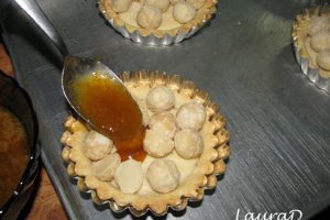 Tarte cu nuci macadamia aromate