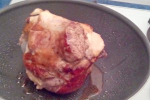 Rasol de vita cu morcovi la cuptor in sos de bere neagra