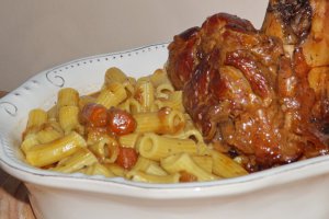 Rasol de vita cu morcovi la cuptor in sos de bere neagra