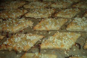 Saratele cu nuca si branza