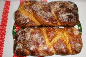 Cozonaci framantati la masina de facut paine