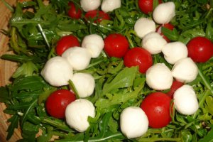 Salata de rucola cu mozzarella