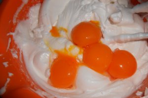 Tort cu crema de ciocolata si mascarpone