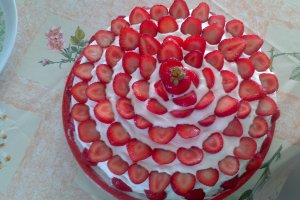 Tort cu capsuni