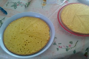 Tort cu capsuni