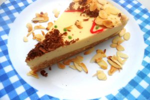 Tort cu fructul pasiunii si frisca