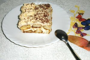 Prajitura cu frisca si piscoturi