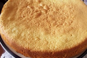 Tort cu jeleu de visine si crema de ciocolata cu  mascarpone