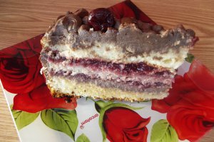 Tort cu jeleu de visine si crema de ciocolata cu  mascarpone
