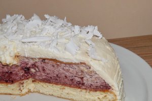 Tort cu aroma de mure