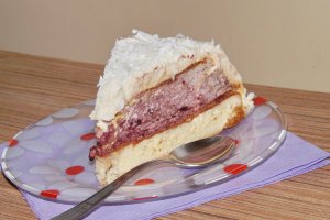 Tort cu aroma de mure