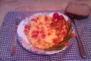 Omleta cu telemea Delaco si rosii chery