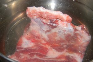 Ciorba  cu os de porc si gulie