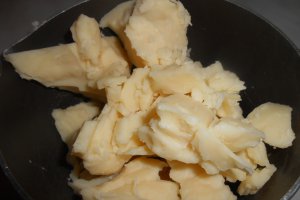 Cozonac cu mac, nuca si rahat