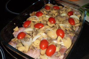 Pulpe dezosate cu smantana si ciuperci la cuptor