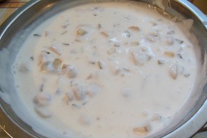 Muschiulet de porc la cuptor cu sos alb si ciuperci