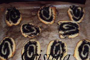 Minirulade cu pasta de masline