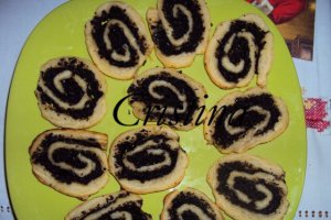 Minirulade cu pasta de masline
