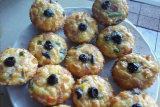 Briose-aperitiv cu legume congelate
