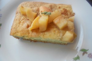 Pandispan cu compot de mere