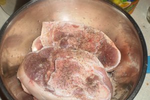 Rasol de porc cu condimente la tava