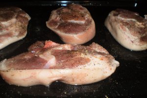 Rasol de porc cu condimente la tava