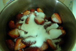 Tort cu spuma de capsuni
