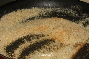 Sparanghel alb cu topping crocant si ou moale