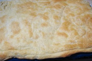 Cremsnit cu foietaj de casa