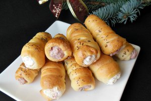 Rulouri cu crema de branza si crema de pate