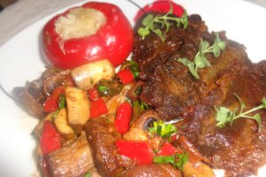 Ceafa de porc caramelizata in bere neagra