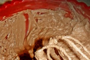 Tort cu blat de biscuiti si crema de mascarpone si ciocolata