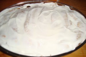 Clatite cu crema de branza, nuci si stafide