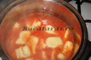Ghocchi de cartofi cu sos de rosii si cuisoare